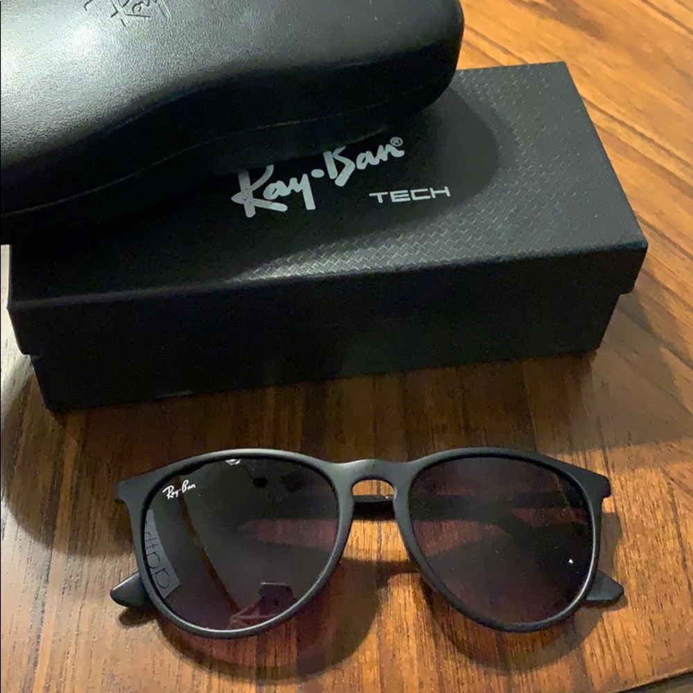 Ray-Ban Ericka Tech